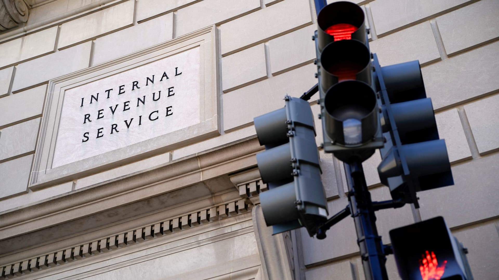 IRS Launches Initiative Against Common Crypto Tax Evasion Practices This Year – Mirror Brief